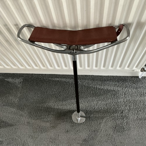 Leather handle shooting stick - ,